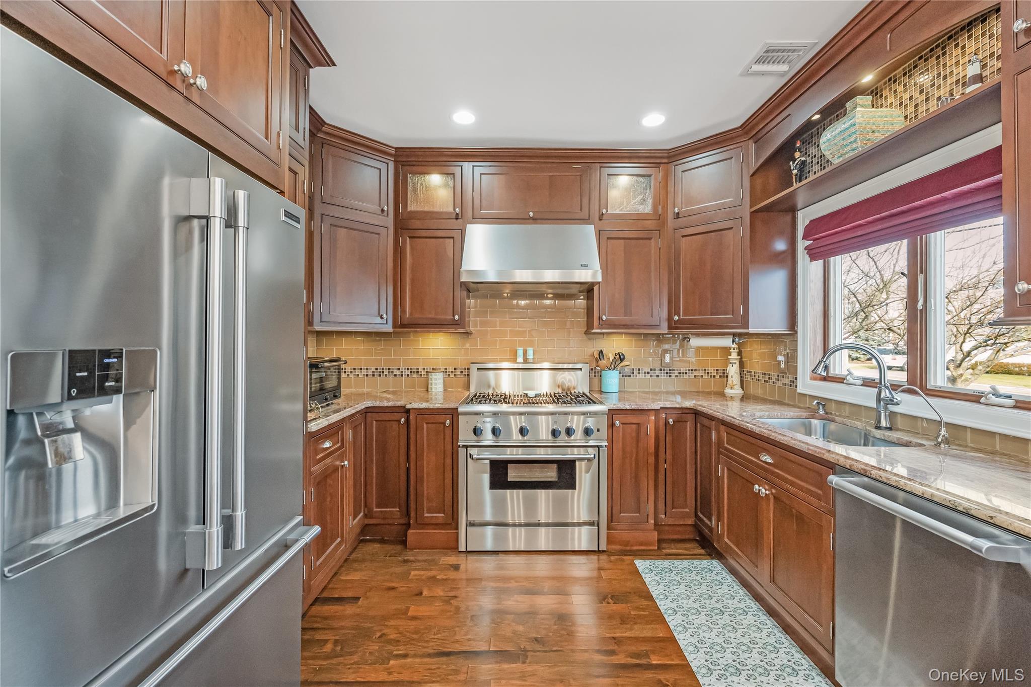 120 Neptune Place, Massapequa, NY 11758