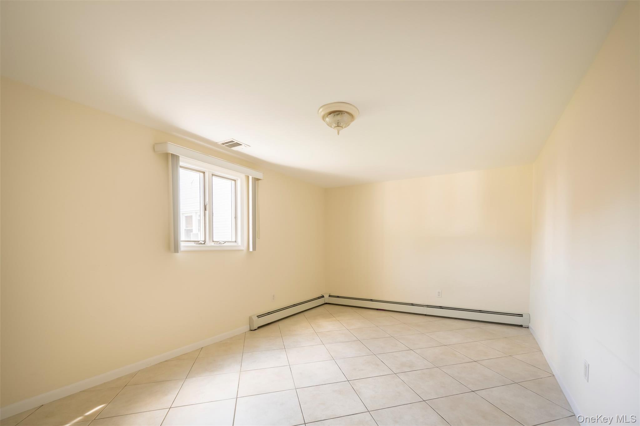 11 7th Street, Bayville, NY 11709