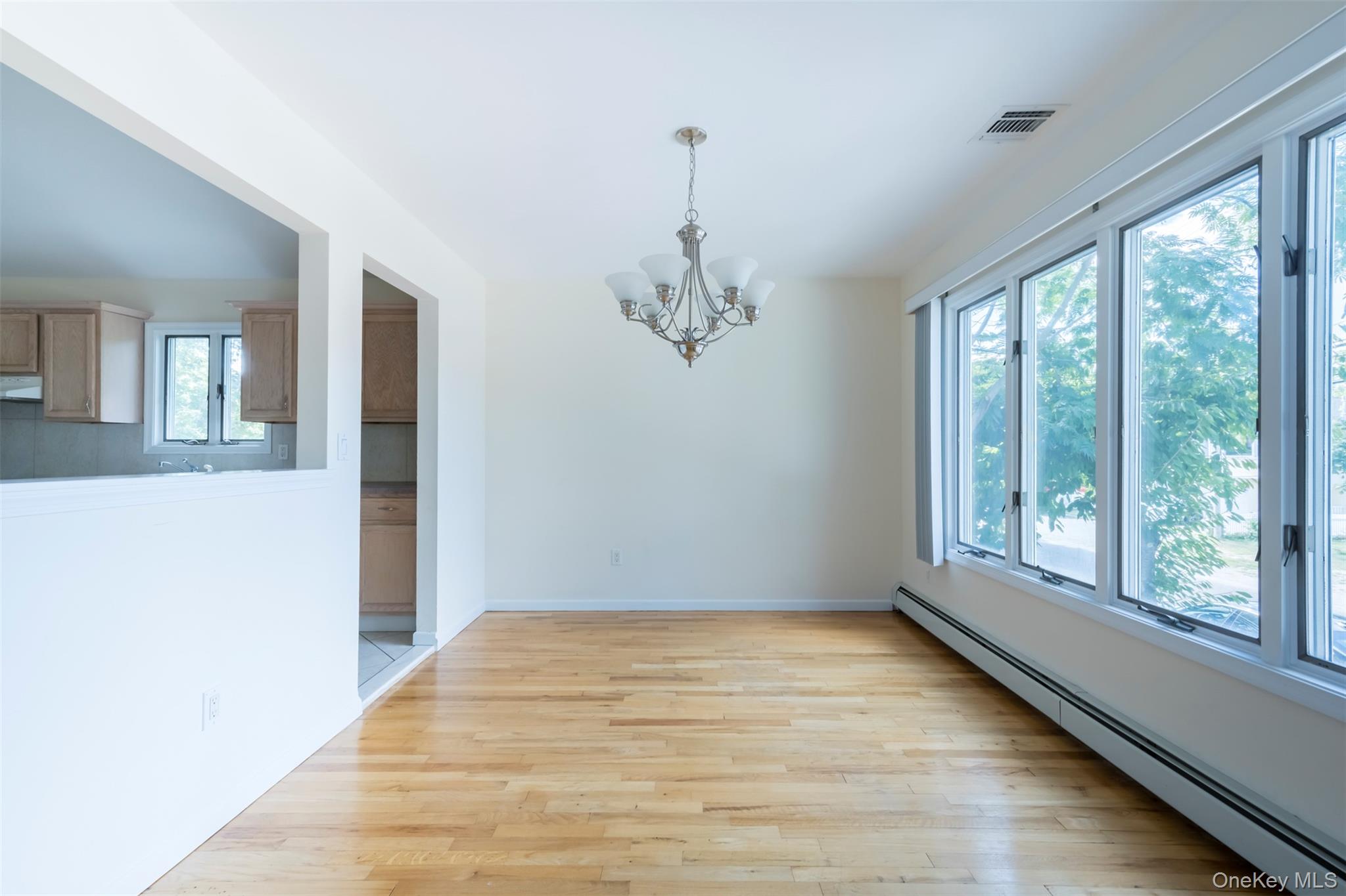 11 7th Street, Bayville, NY 11709