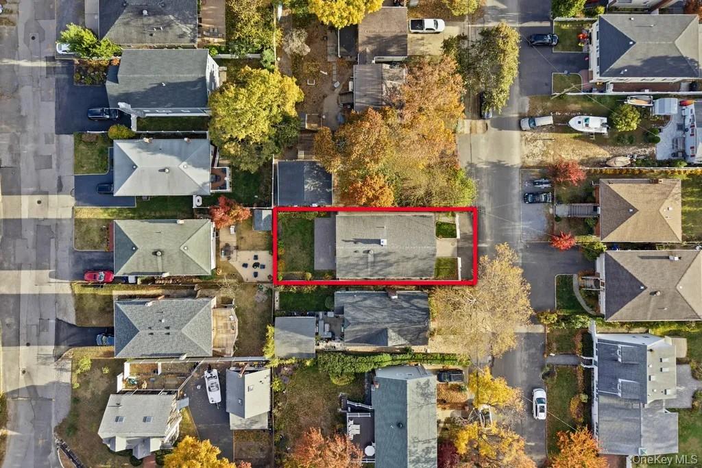 11 7th Street, Bayville, NY 11709