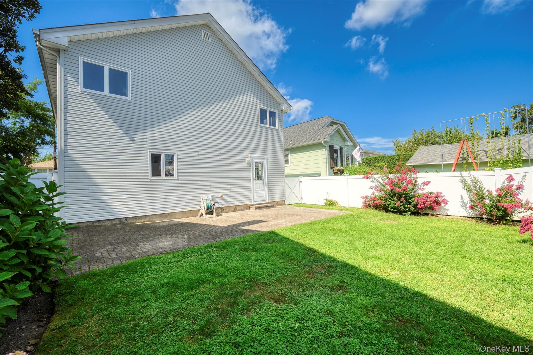 11 7th Street, Bayville, NY 11709