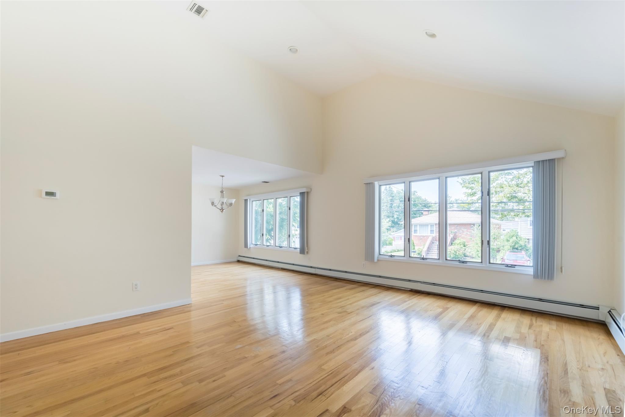 11 7th Street, Bayville, NY 11709