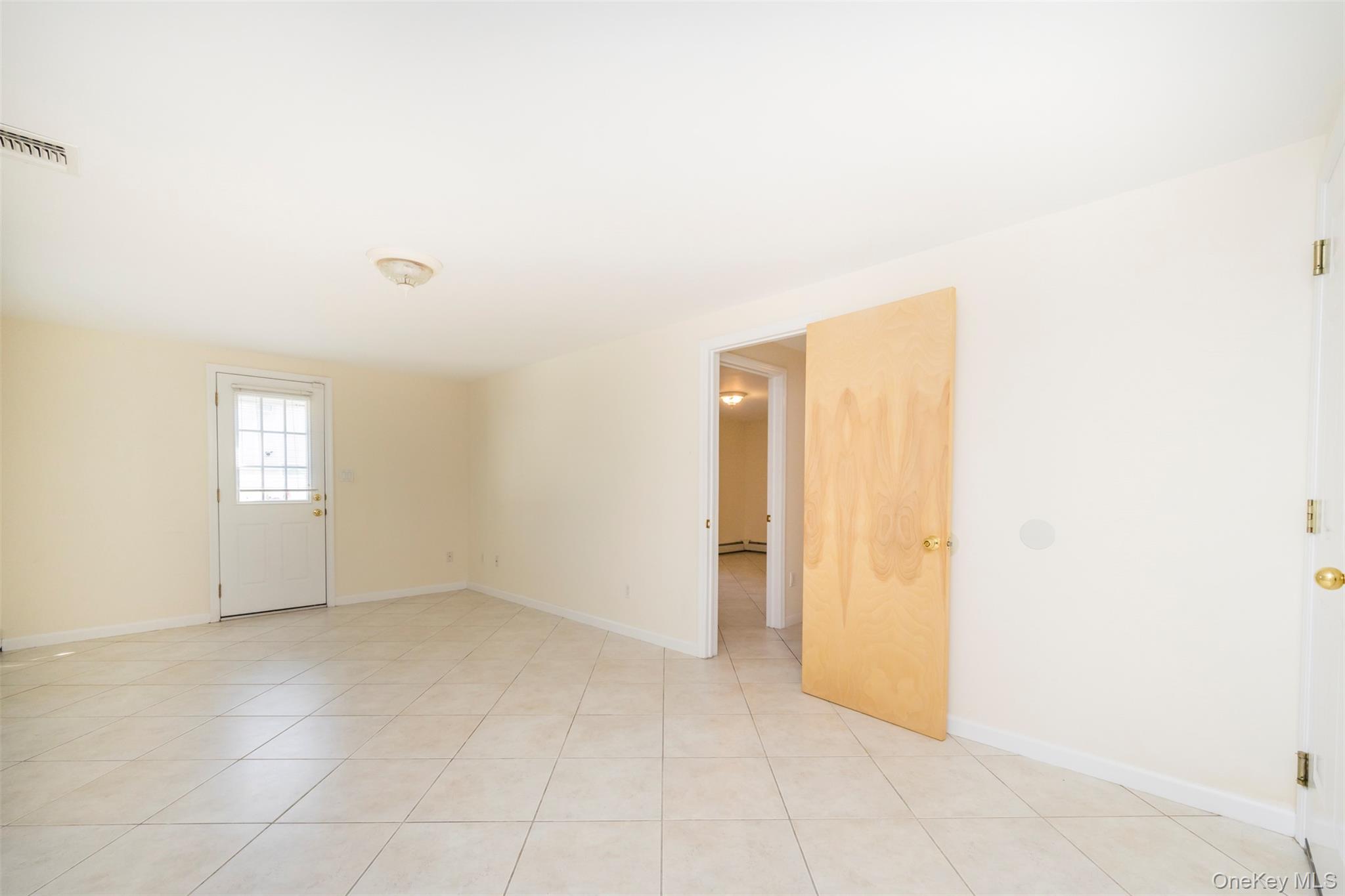 11 7th Street, Bayville, NY 11709