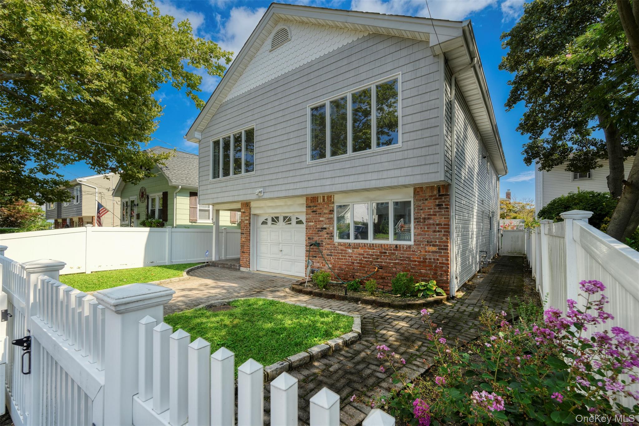 11 7th Street, Bayville, NY 11709