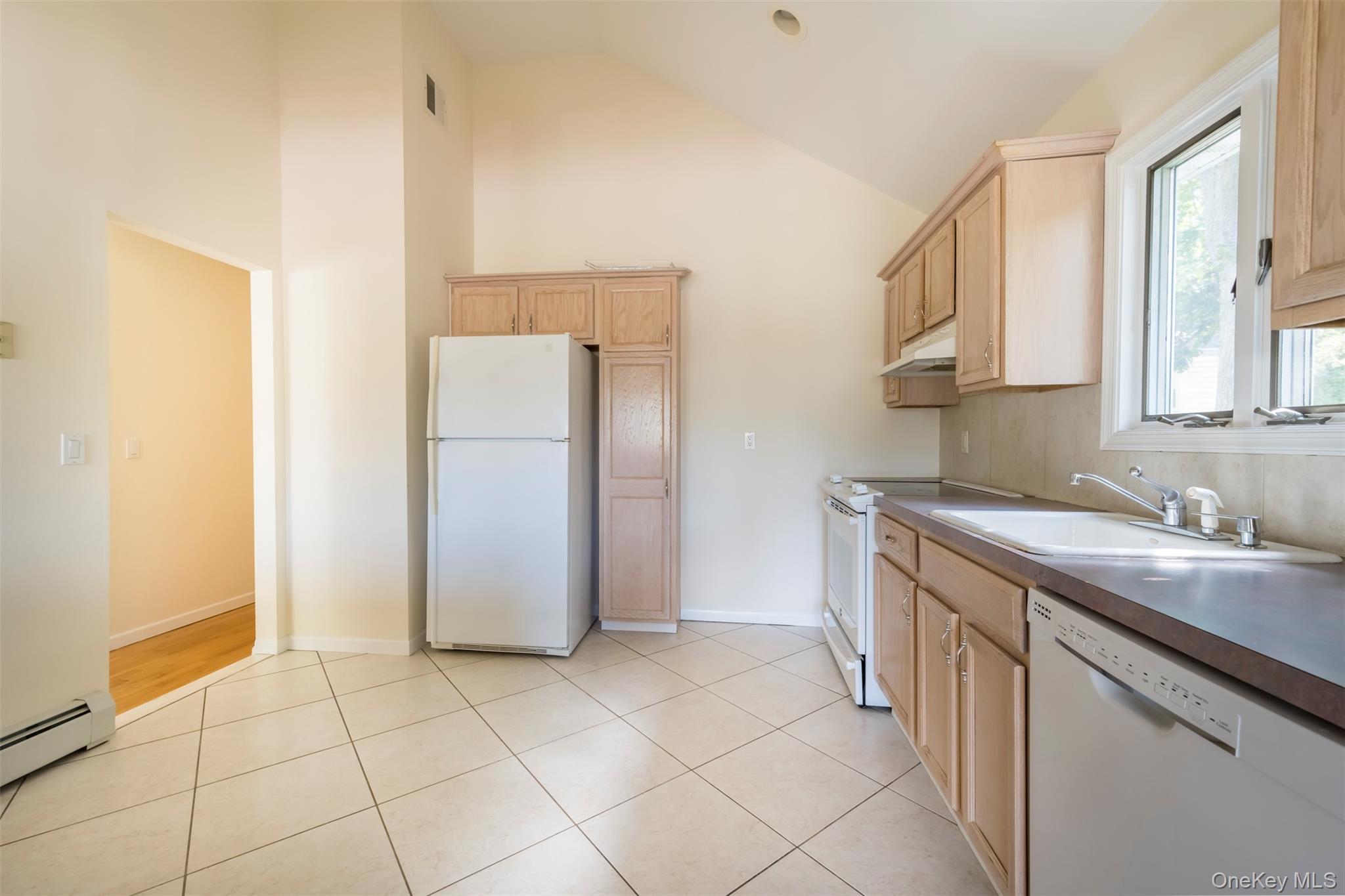 11 7th Street, Bayville, NY 11709