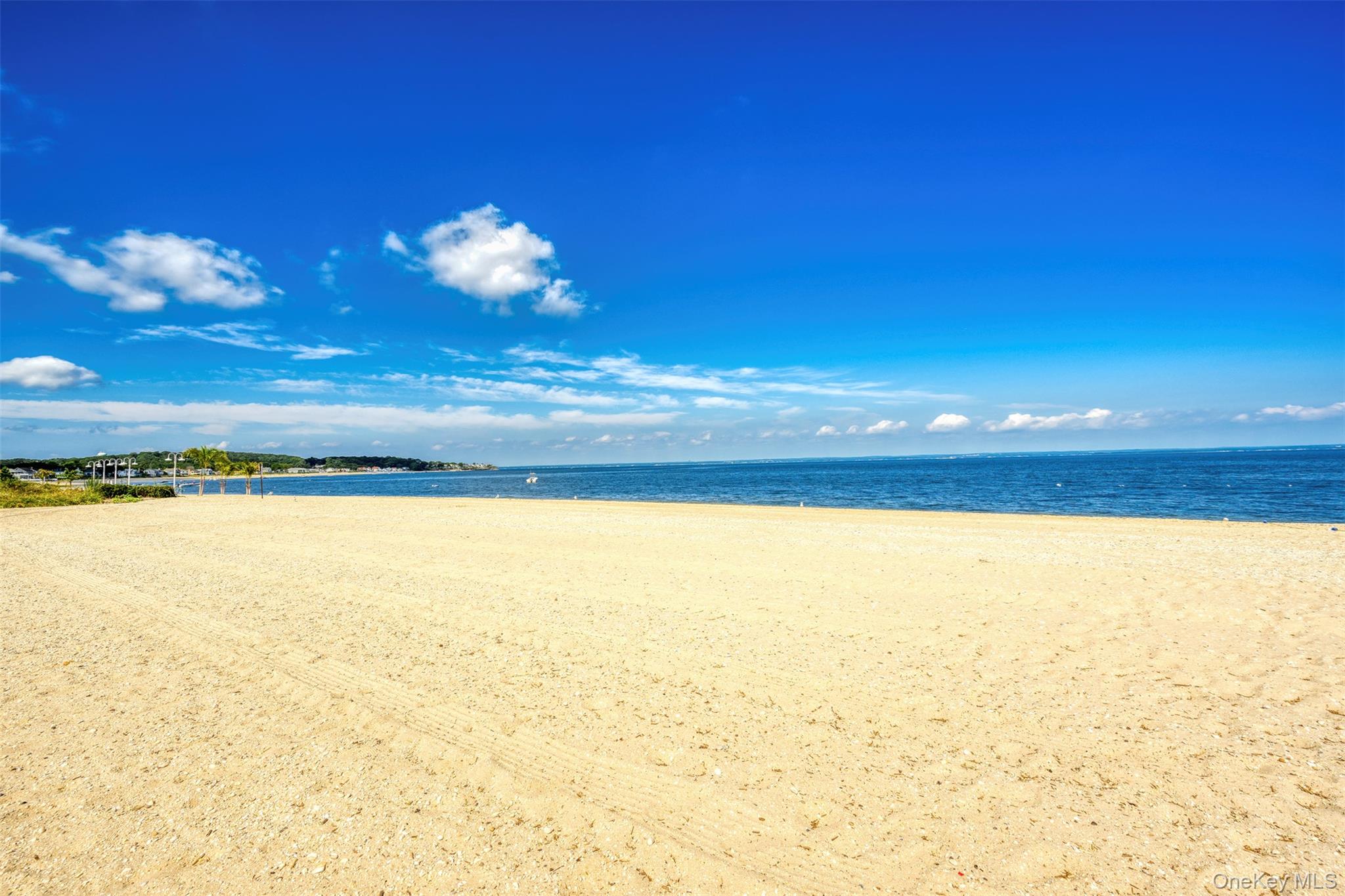 11 7th Street, Bayville, NY 11709