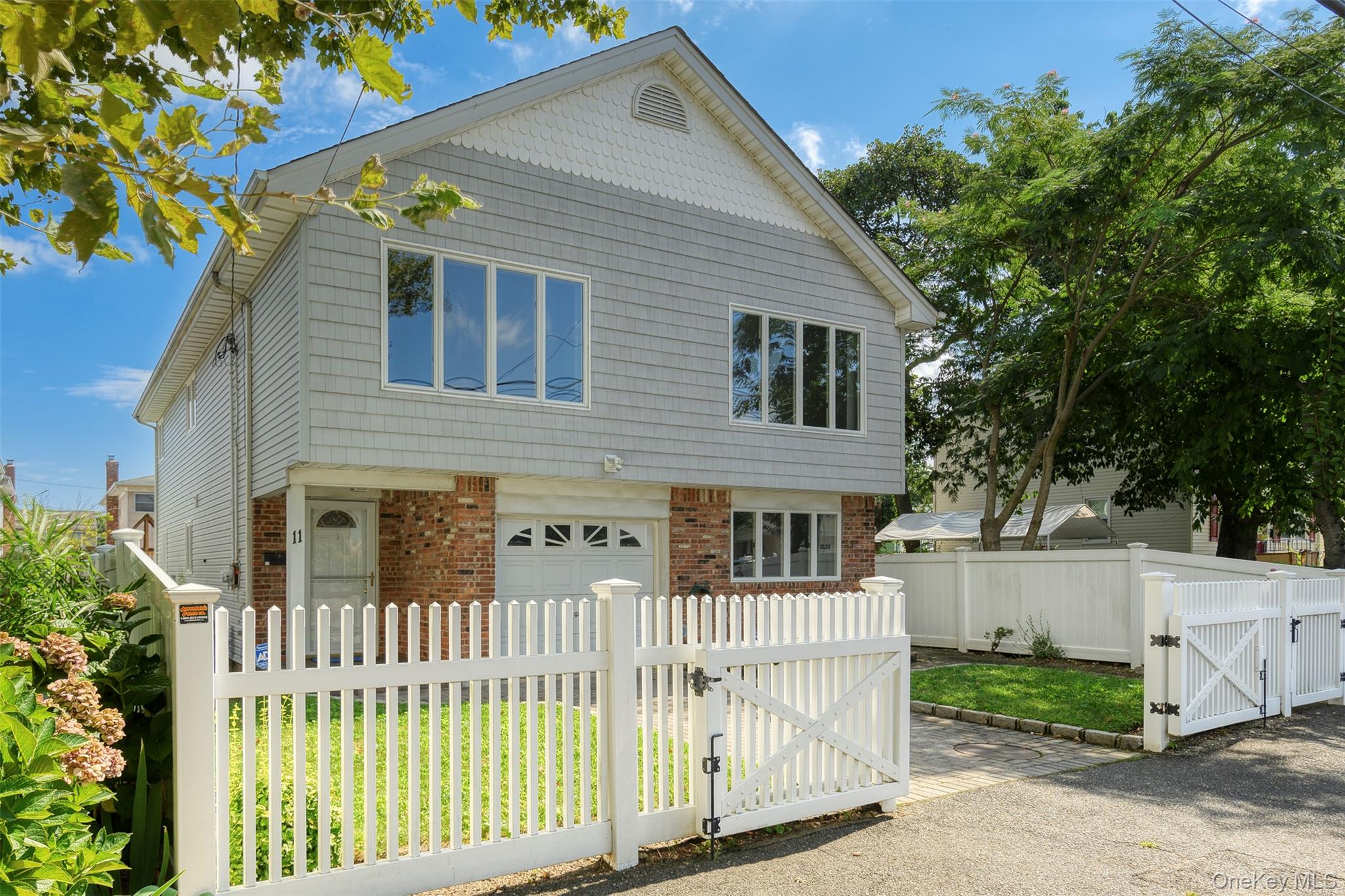 11 7th Street, Bayville, NY 11709