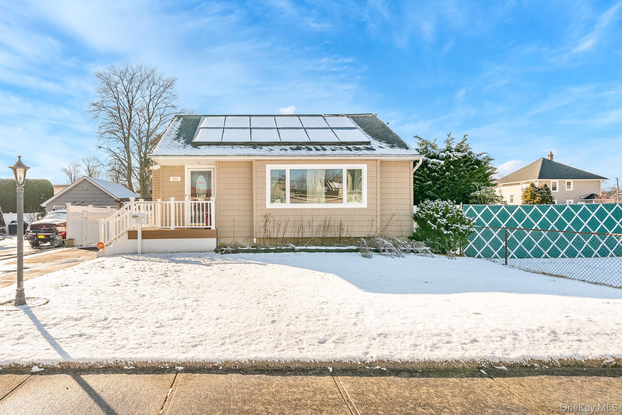 265 S 4th Street, Lindenhurst, NY 11757