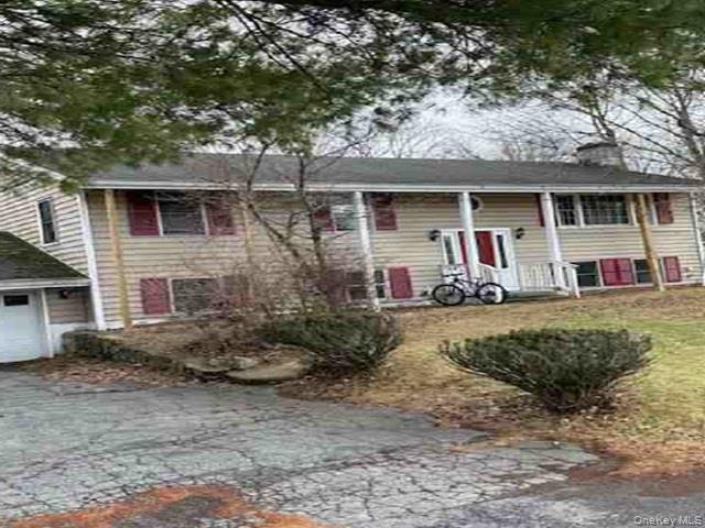 34 Brookland Farms Road, Poughkeepsie, NY 12601