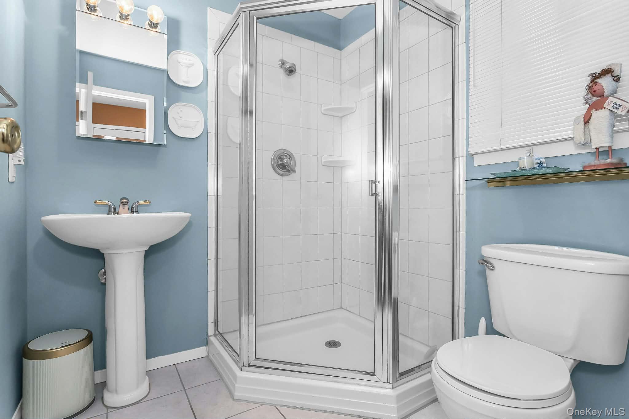 9 Blanche Street, Plainview, NY 11803