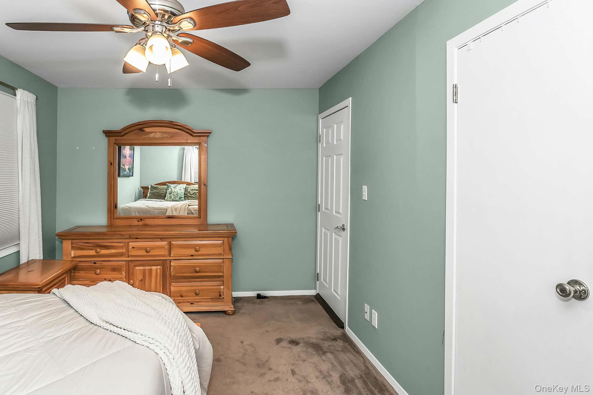 9 Blanche Street, Plainview, NY 11803