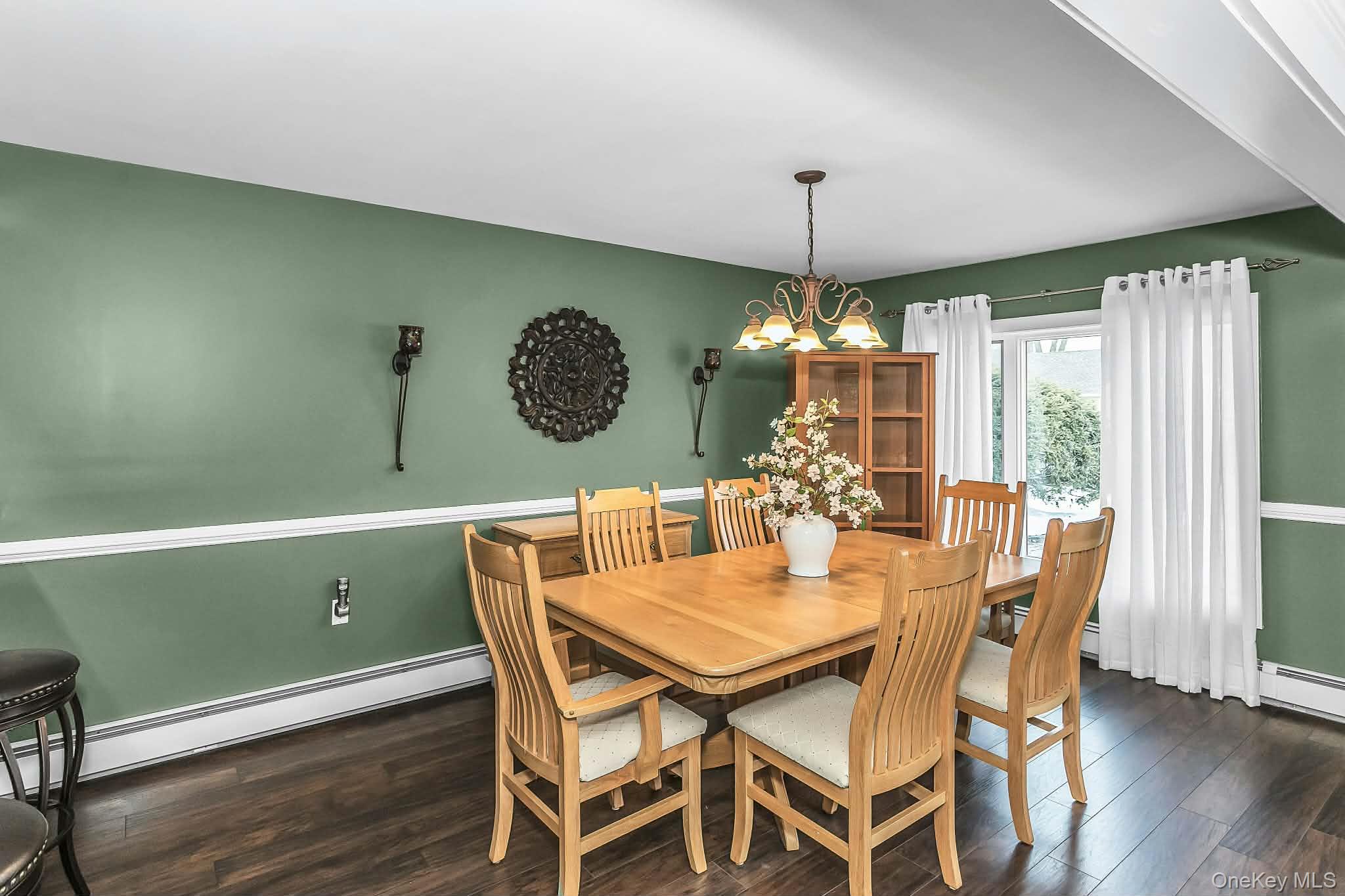 9 Blanche Street, Plainview, NY 11803