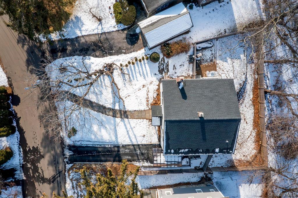 17 Maple Drive, Old Greenwich, CT 06870