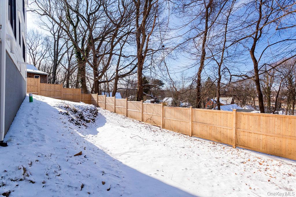 17 Maple Drive, Old Greenwich, CT 06870