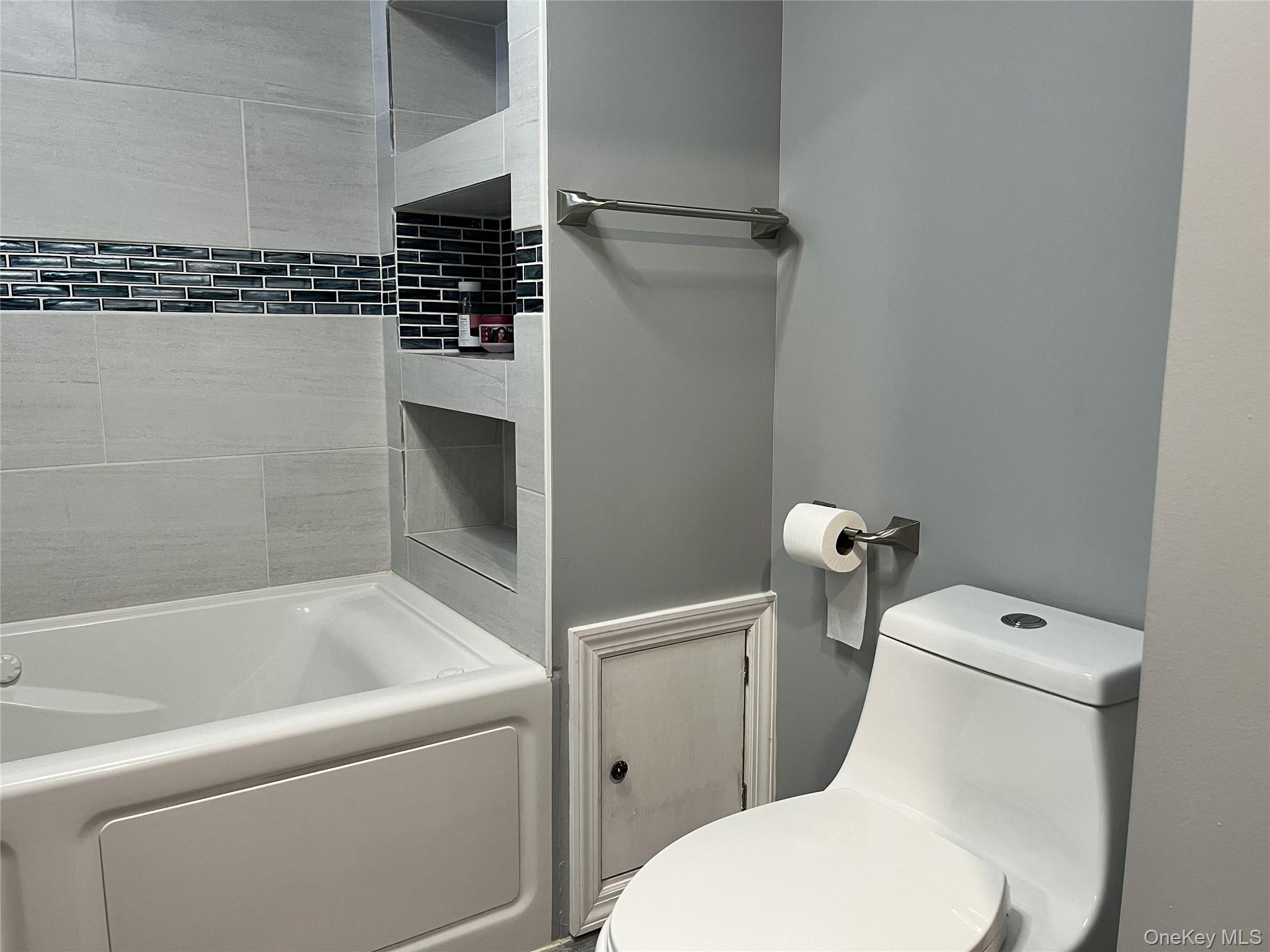 104 19th Street, Wading River, NY 11792