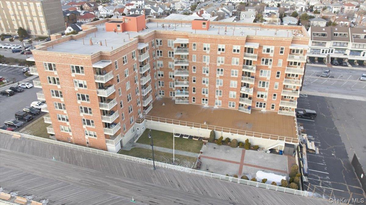 560 W Broadway # 6B, Long Beach, NY 11561