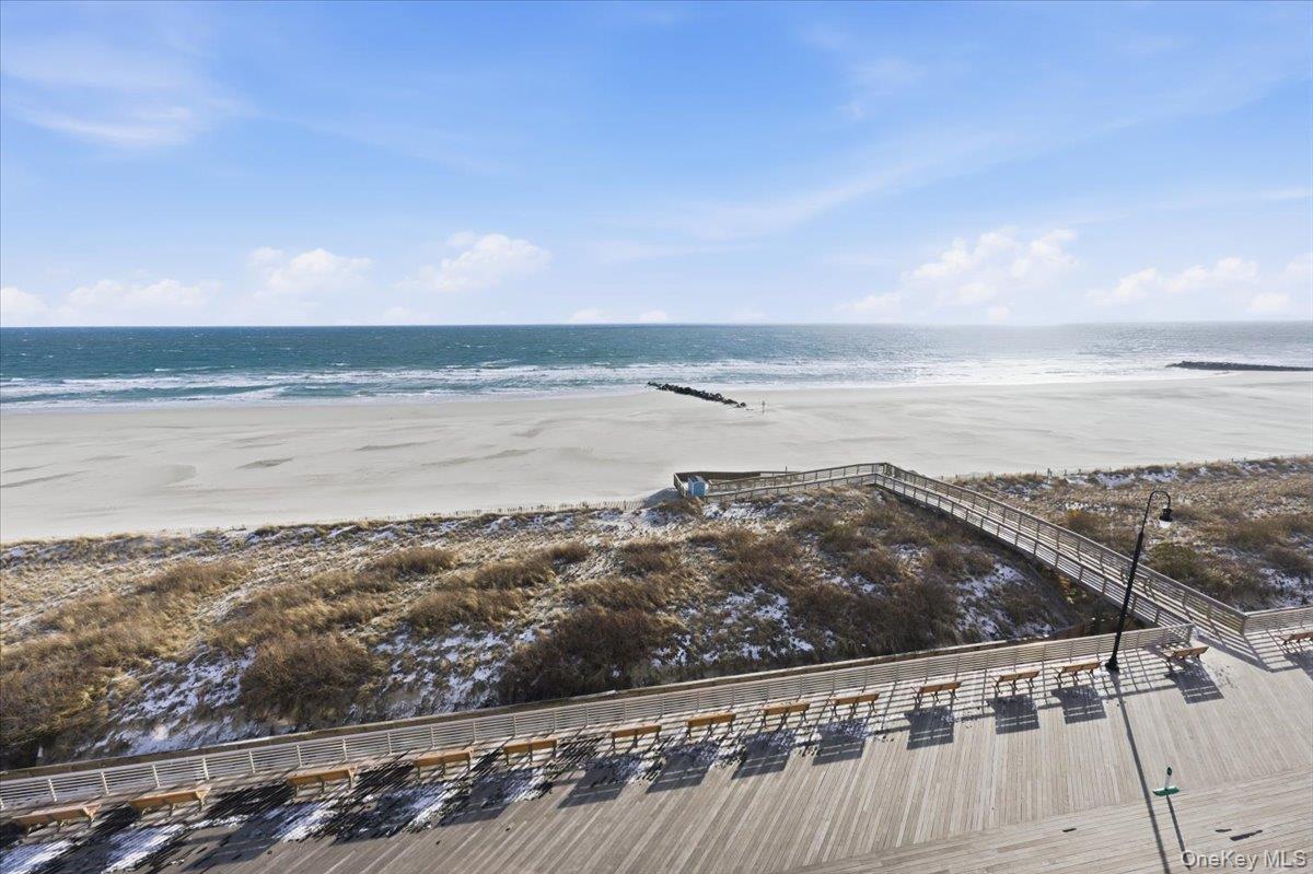 560 W Broadway # 6B, Long Beach, NY 11561