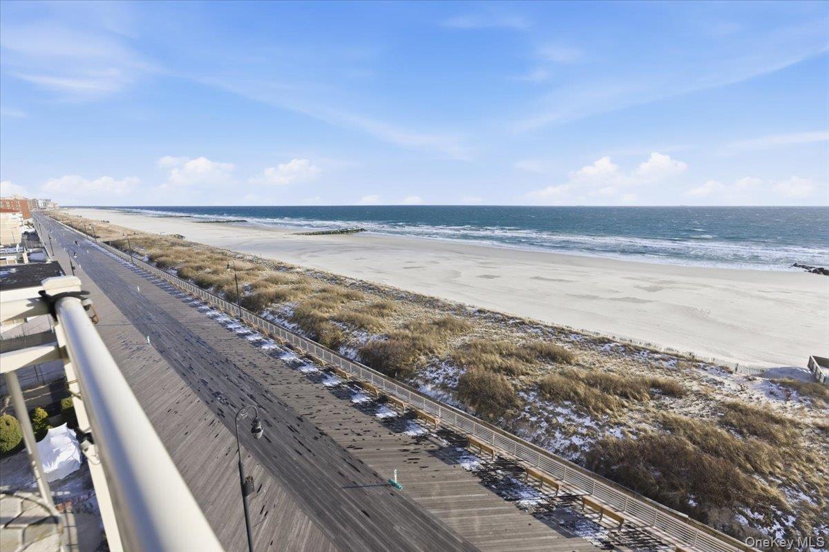 560 W Broadway # 6B, Long Beach, NY 11561