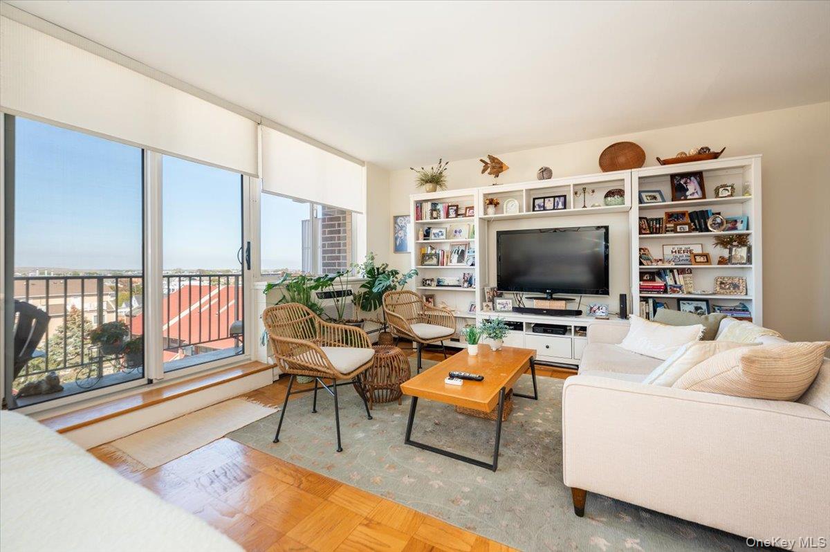 650 Shore Road # 5P, Long Beach, NY 11561