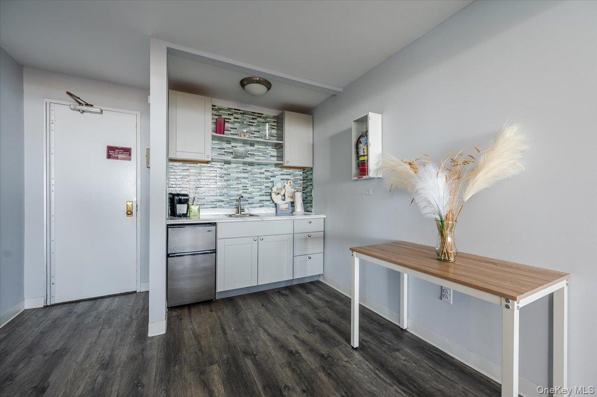 650 Shore Road # 5P, Long Beach, NY 11561