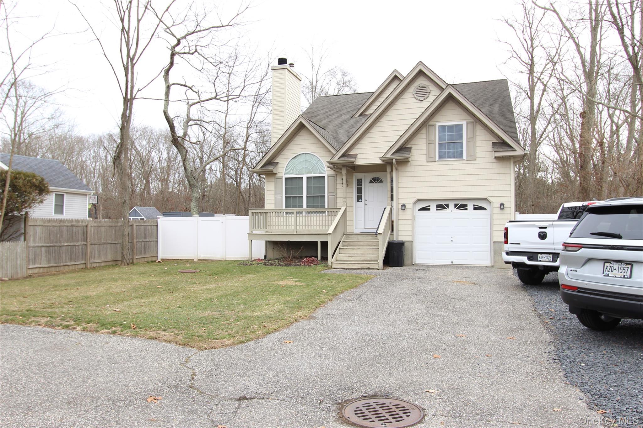 275 Railroad Avenue, Center Moriches, NY 11934