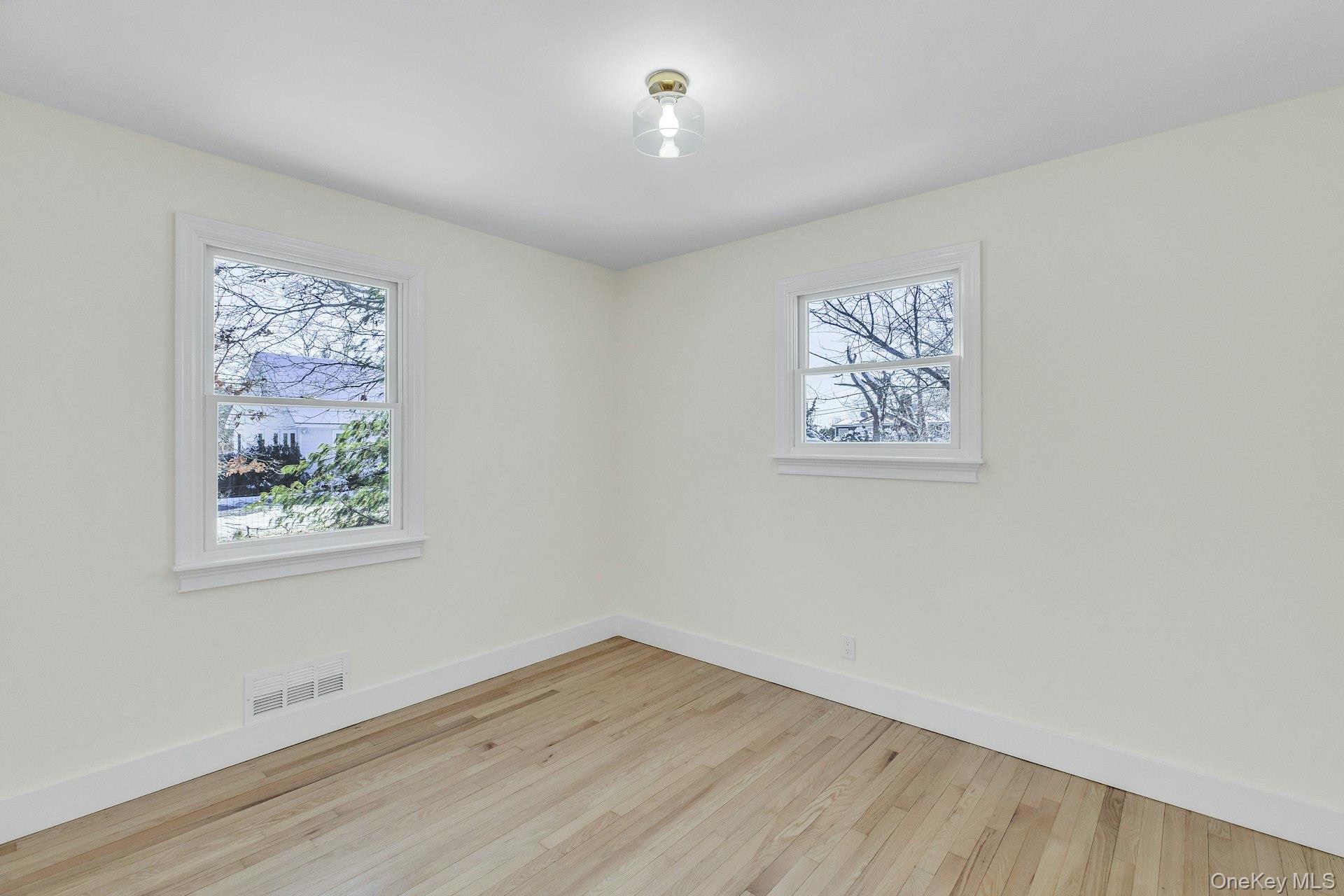 33 Oceanview Road, Hampton Bays, NY 11946