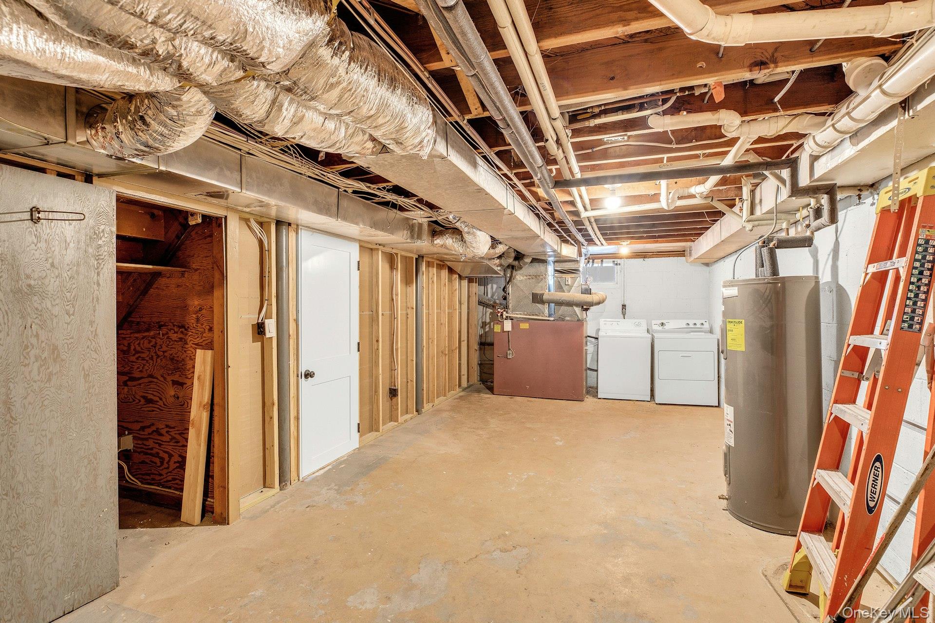 33 Oceanview Road, Hampton Bays, NY 11946