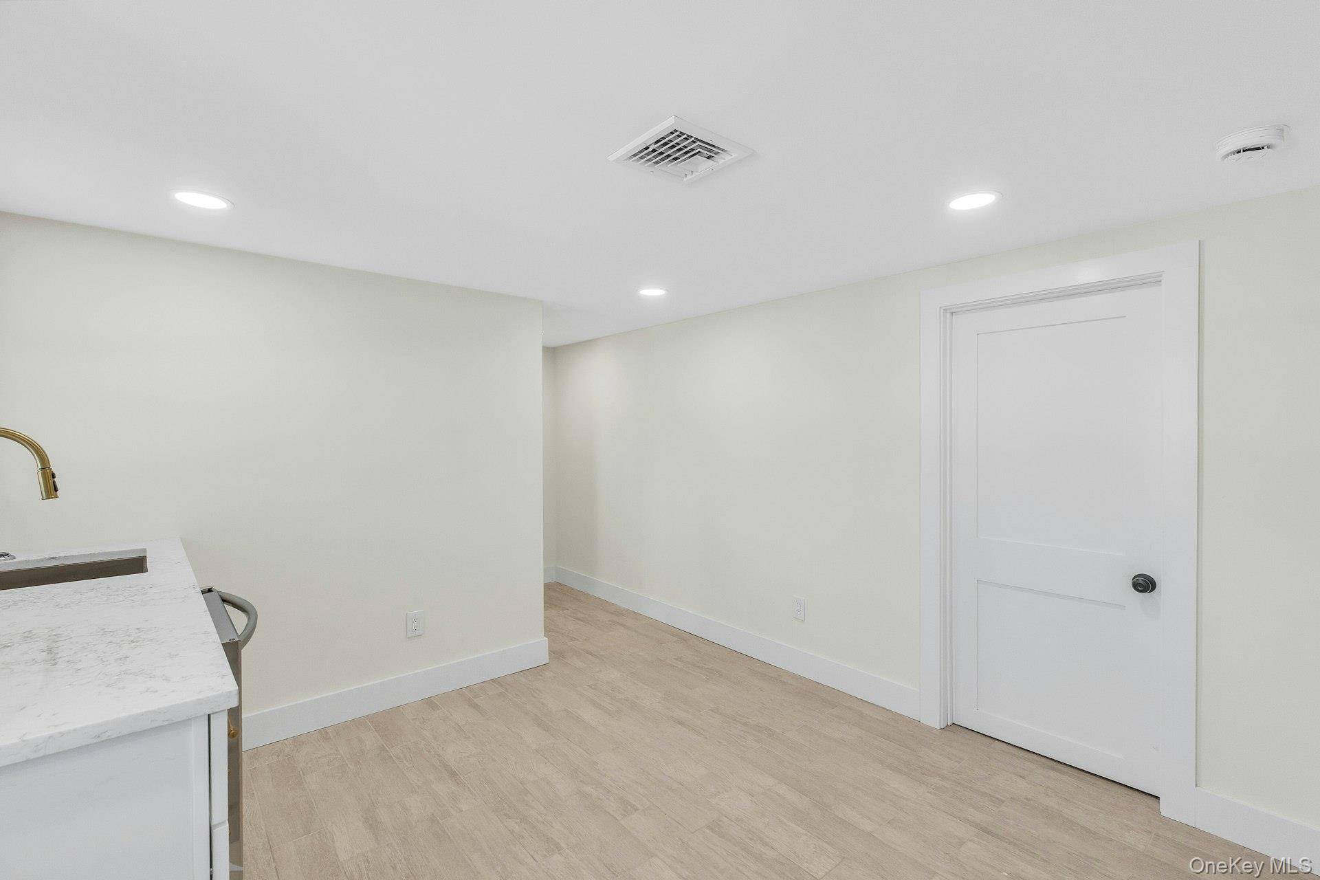 33 Oceanview Road, Hampton Bays, NY 11946