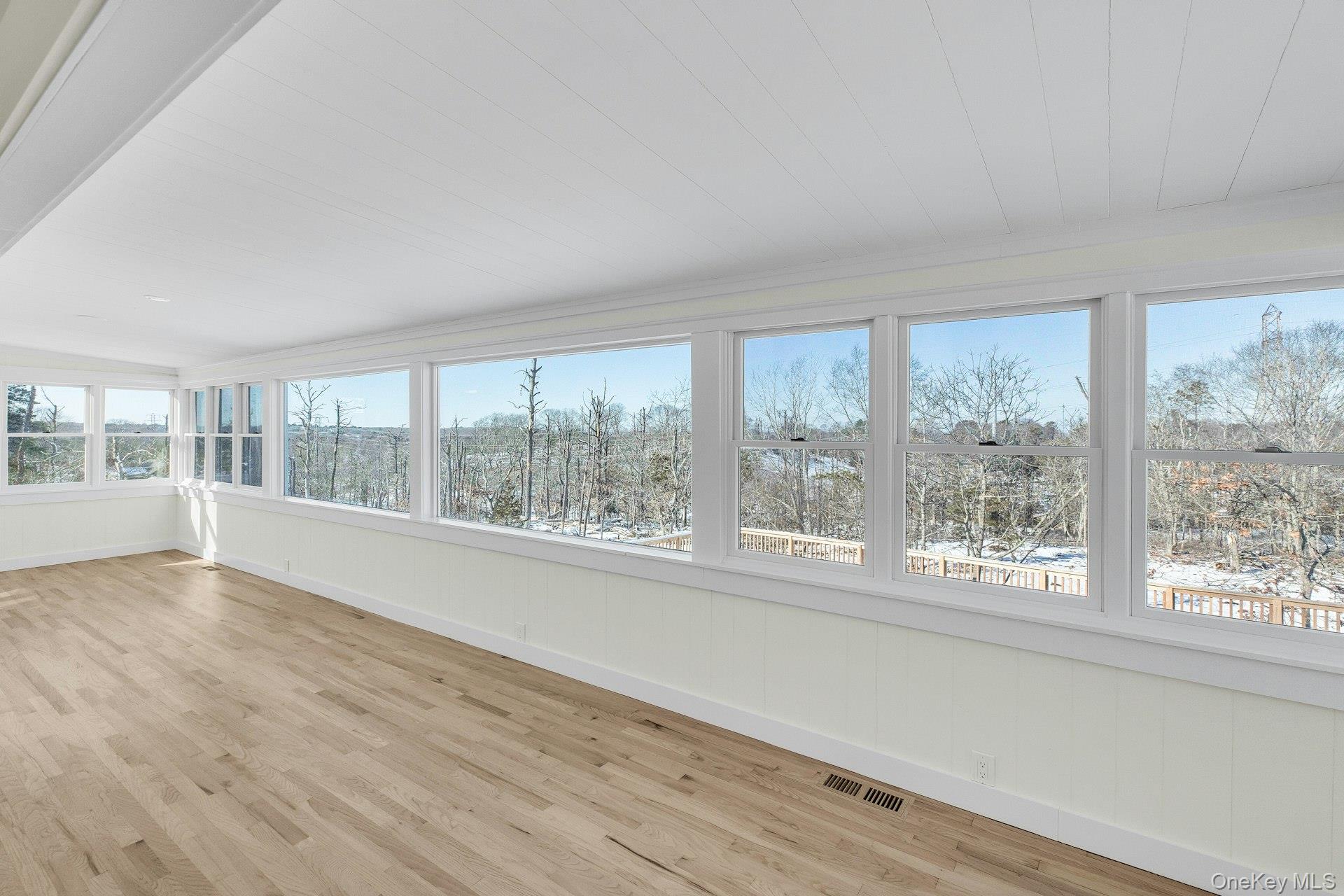 33 Oceanview Road, Hampton Bays, NY 11946