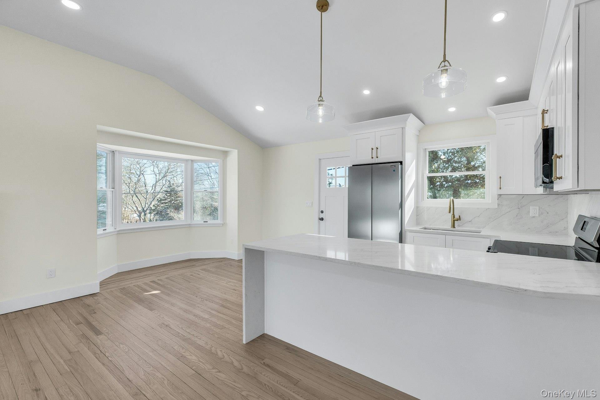 33 Oceanview Road, Hampton Bays, NY 11946