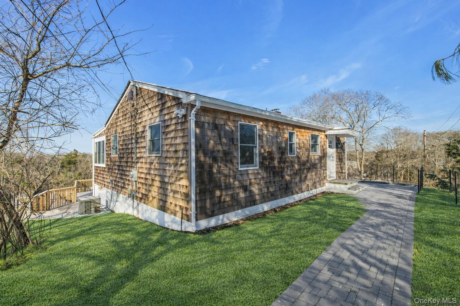 33 Oceanview Road, Hampton Bays, NY 11946