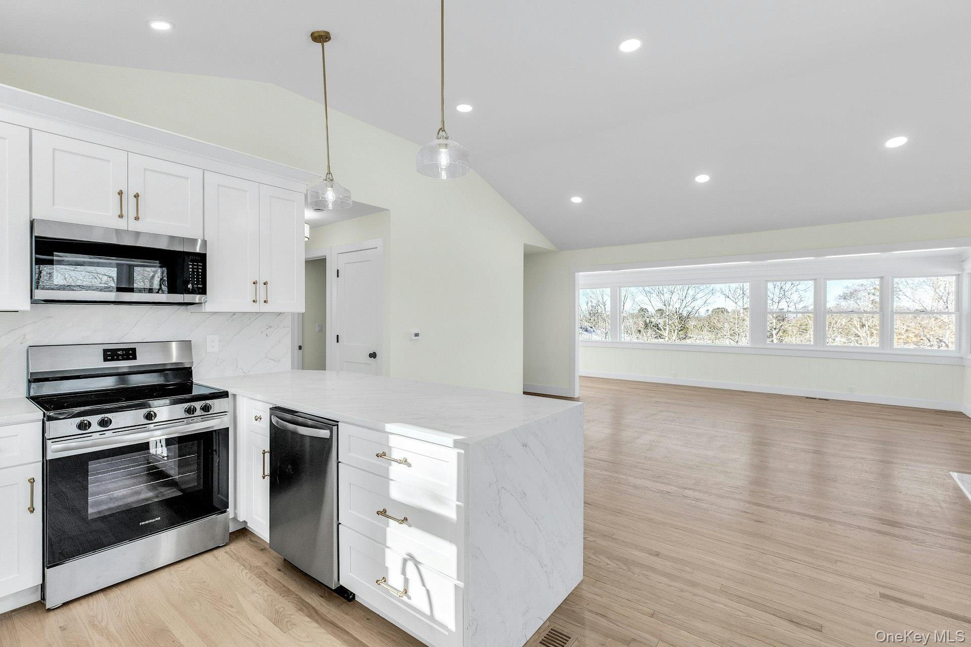 33 Oceanview Road, Hampton Bays, NY 11946