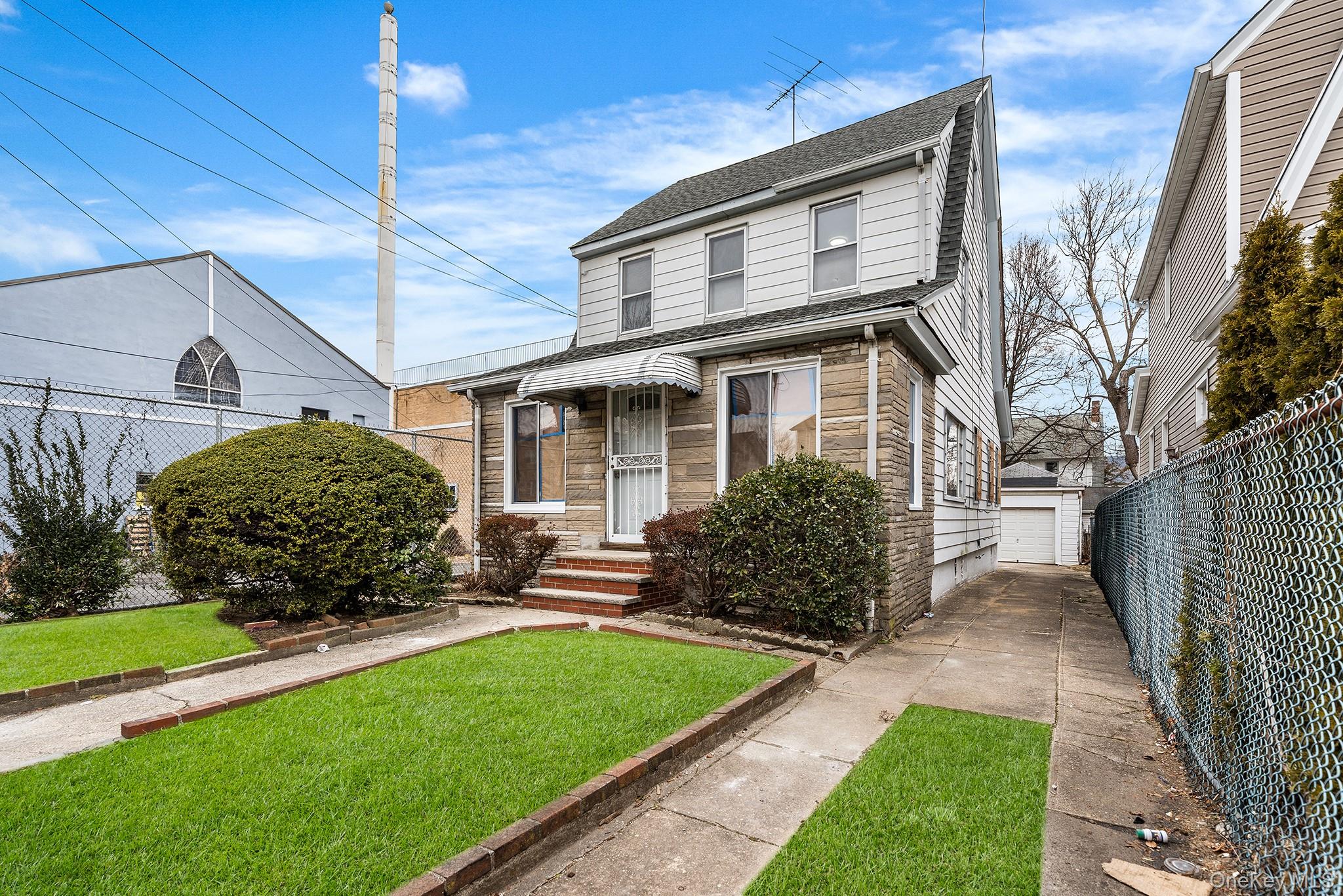 19125 115th Road, Saint Albans, NY 11412