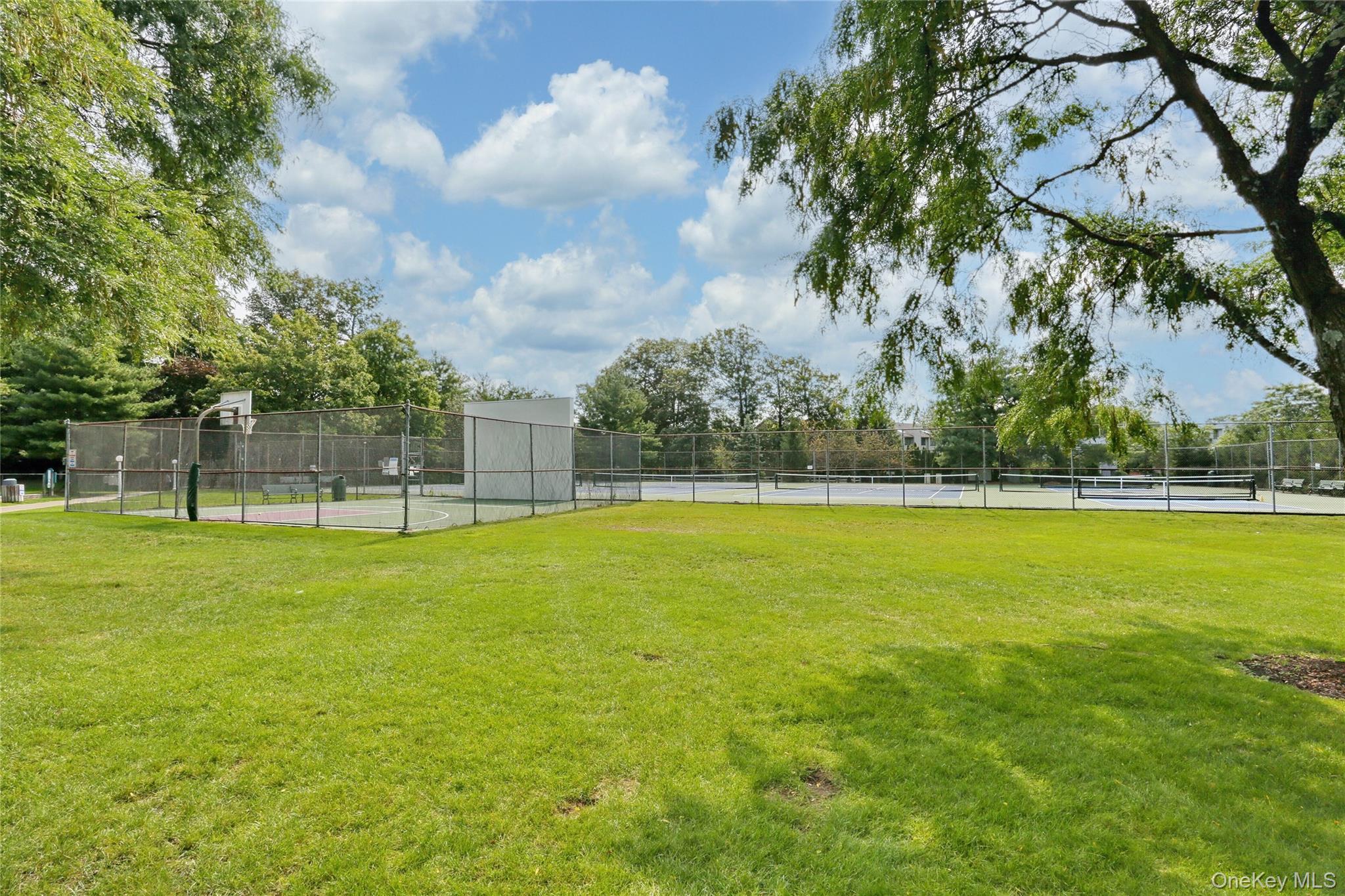 269 Treetop Circle, Nanuet, NY 10954