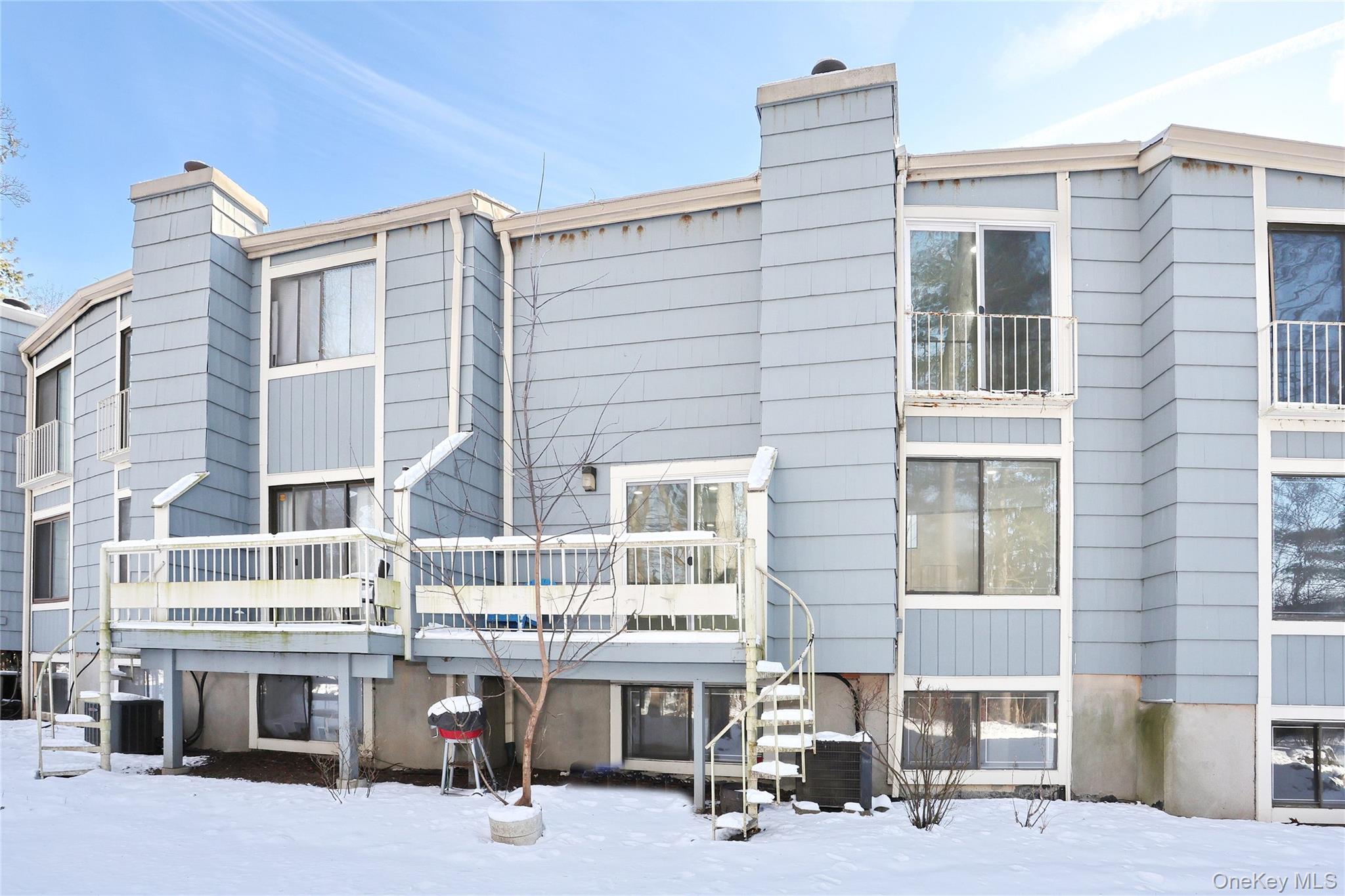 269 Treetop Circle, Nanuet, NY 10954