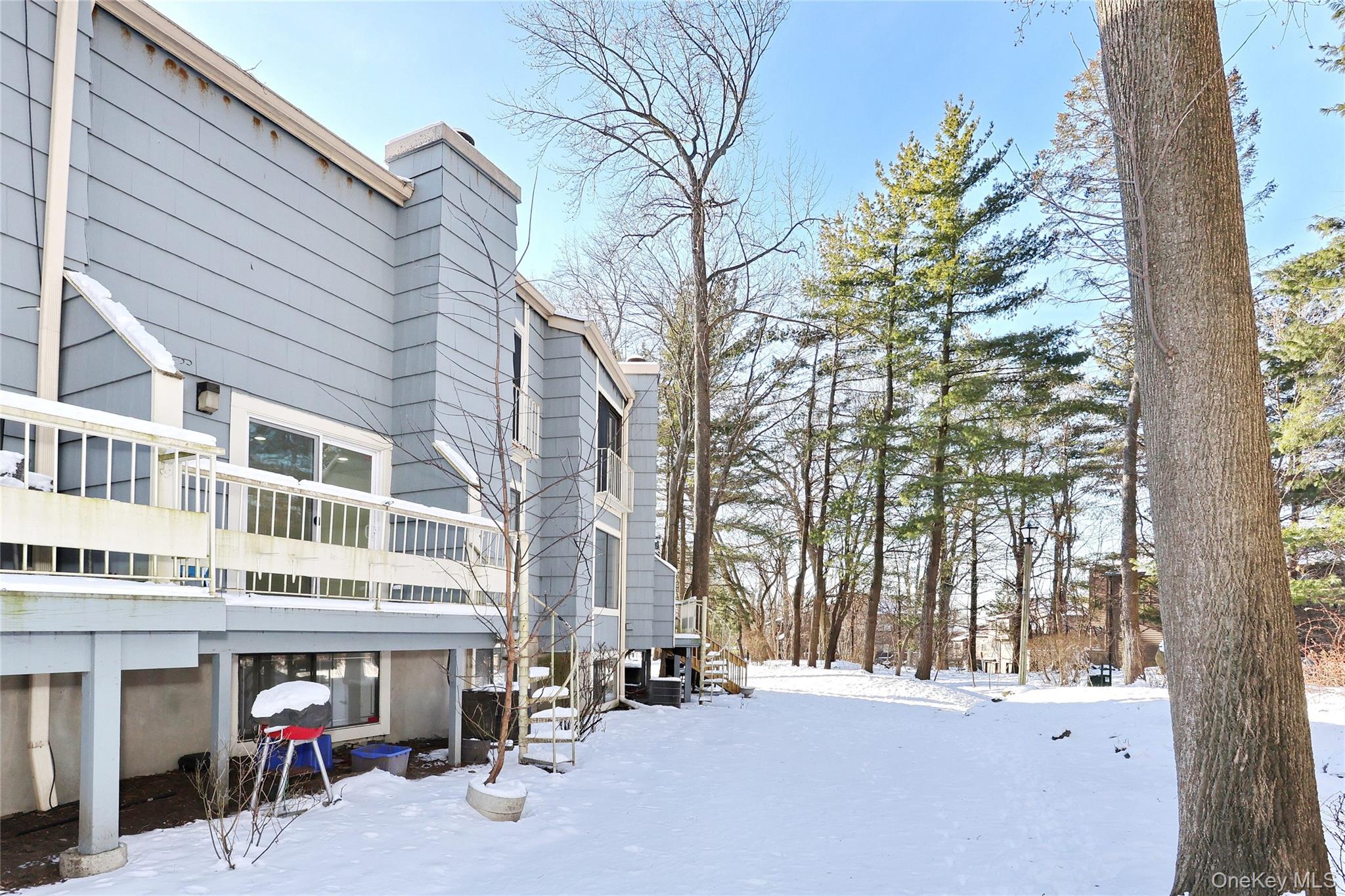 269 Treetop Circle, Nanuet, NY 10954