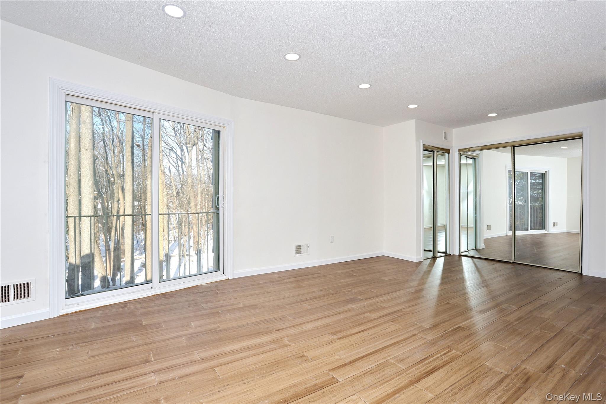 269 Treetop Circle, Nanuet, NY 10954