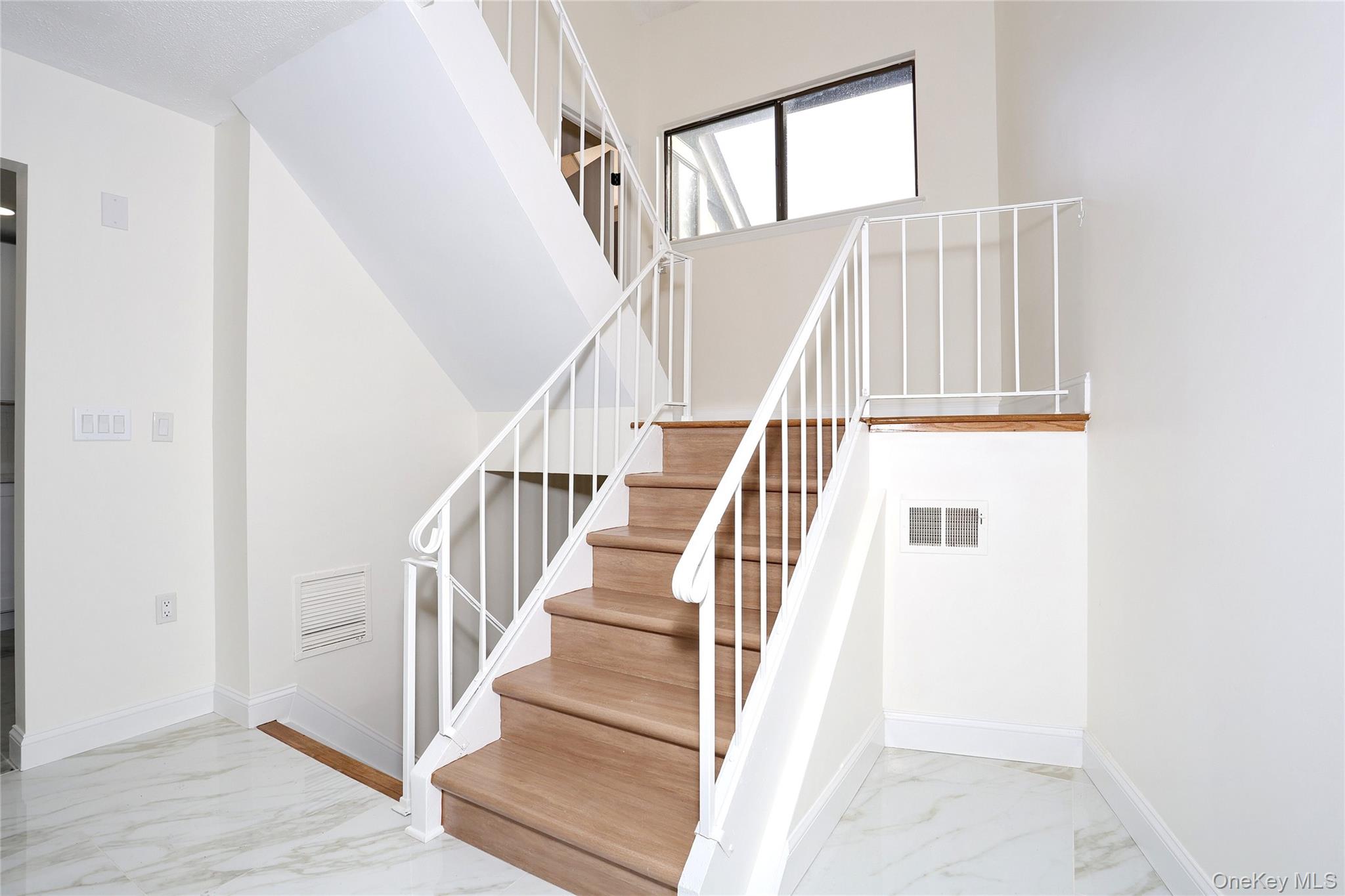 269 Treetop Circle, Nanuet, NY 10954