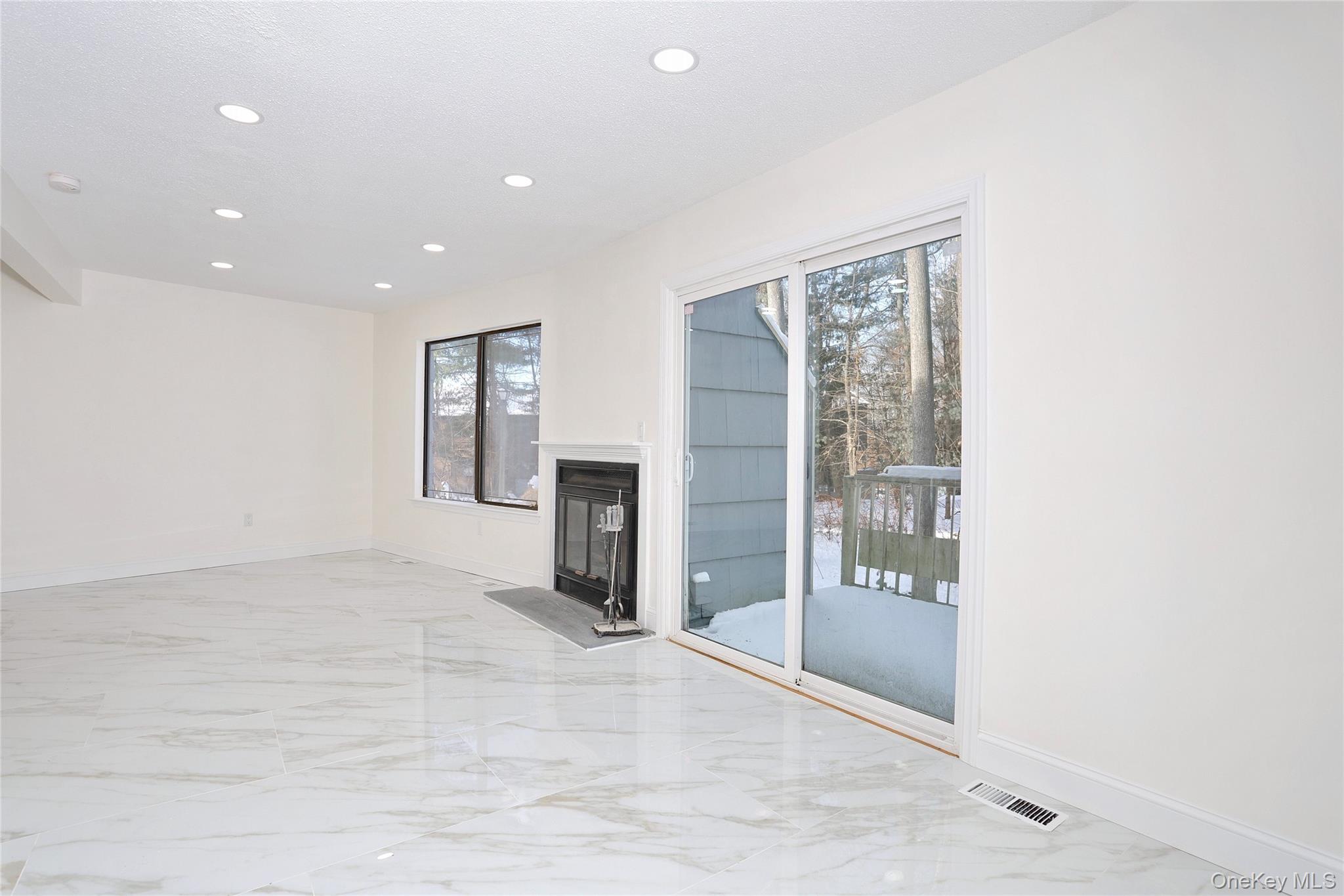 269 Treetop Circle, Nanuet, NY 10954