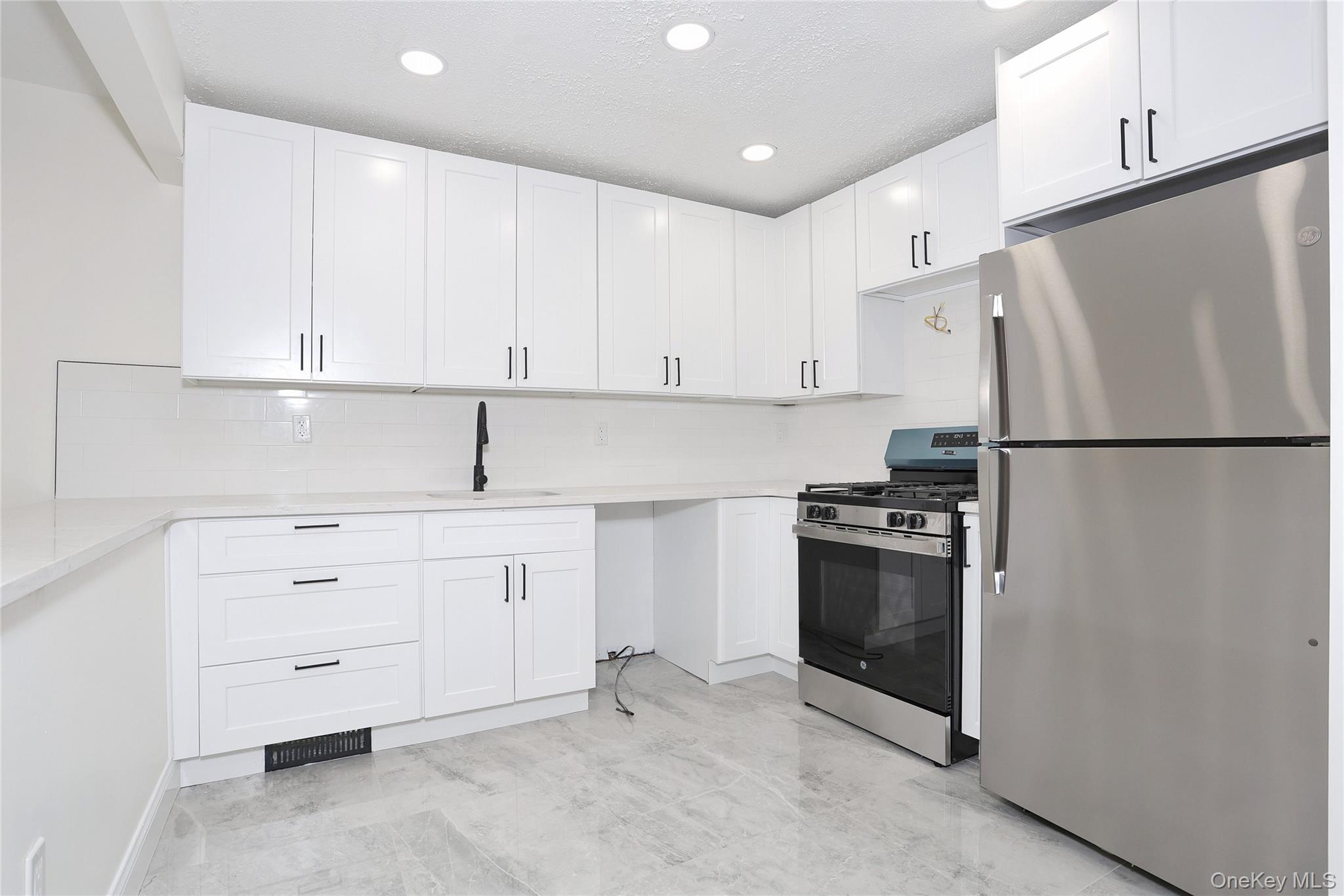 269 Treetop Circle, Nanuet, NY 10954