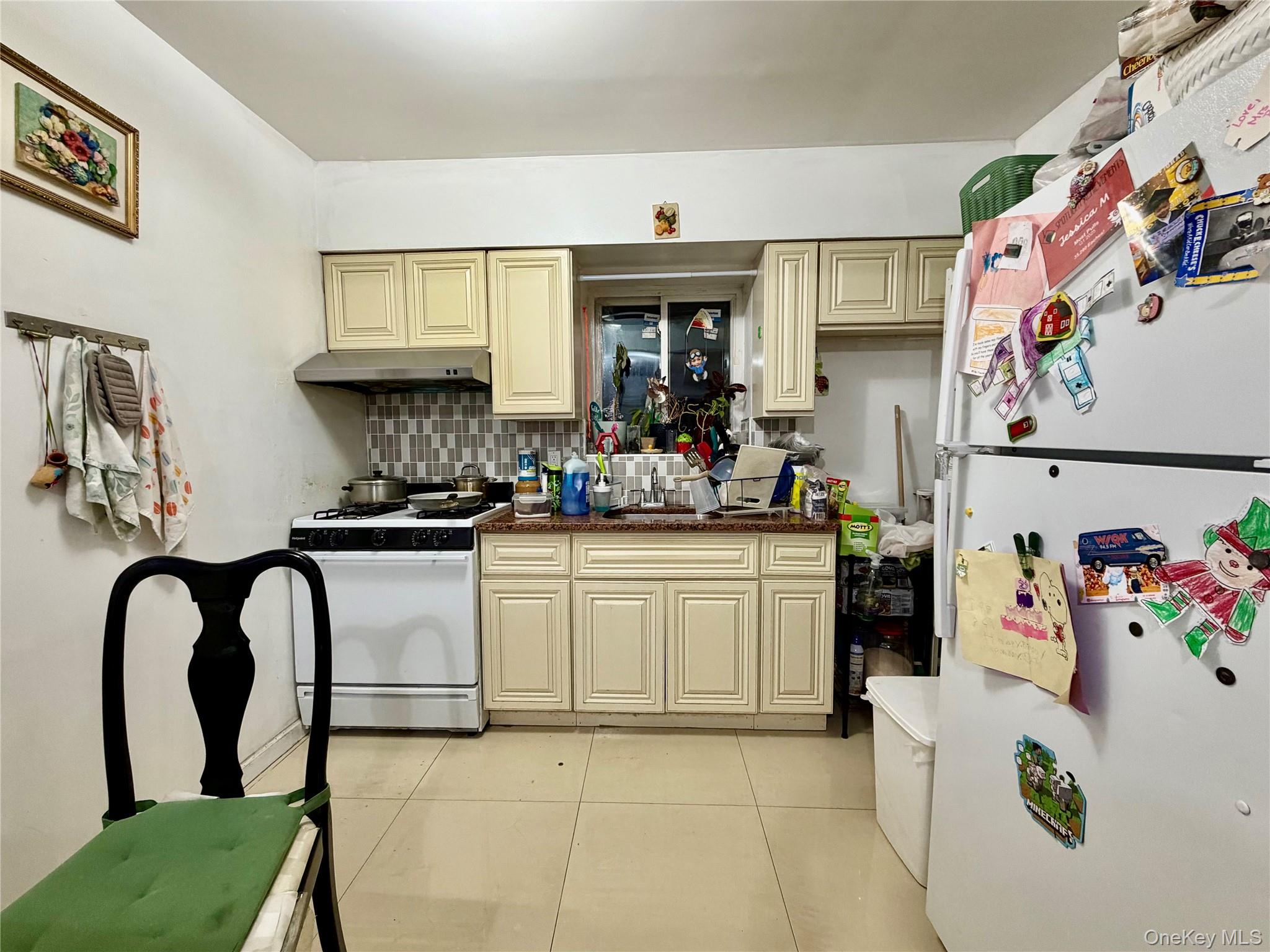 3509 Leavitt St, Flushing, NY 11354