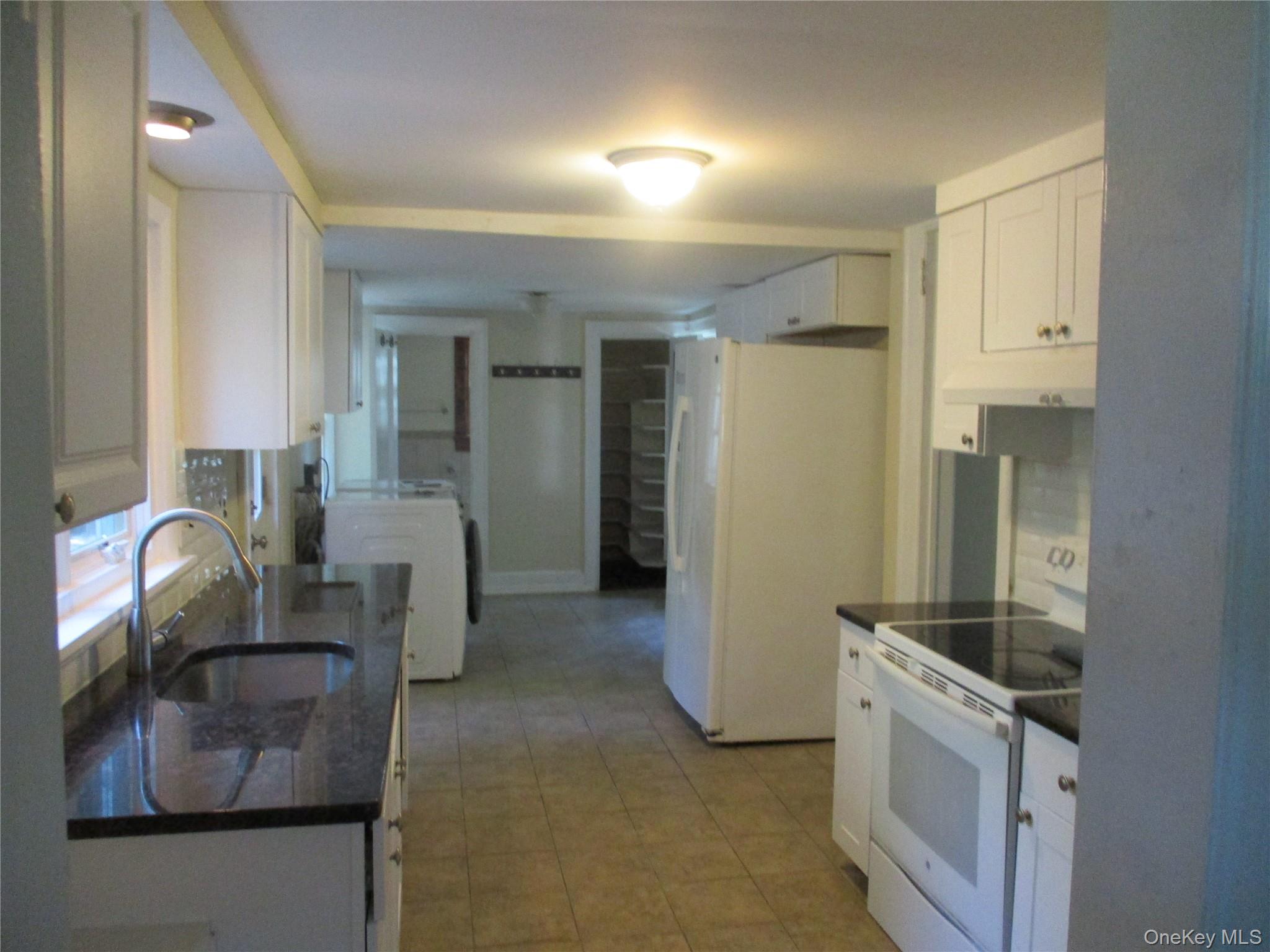 8 Ridgecrest W, Scarsdale, NY 10583