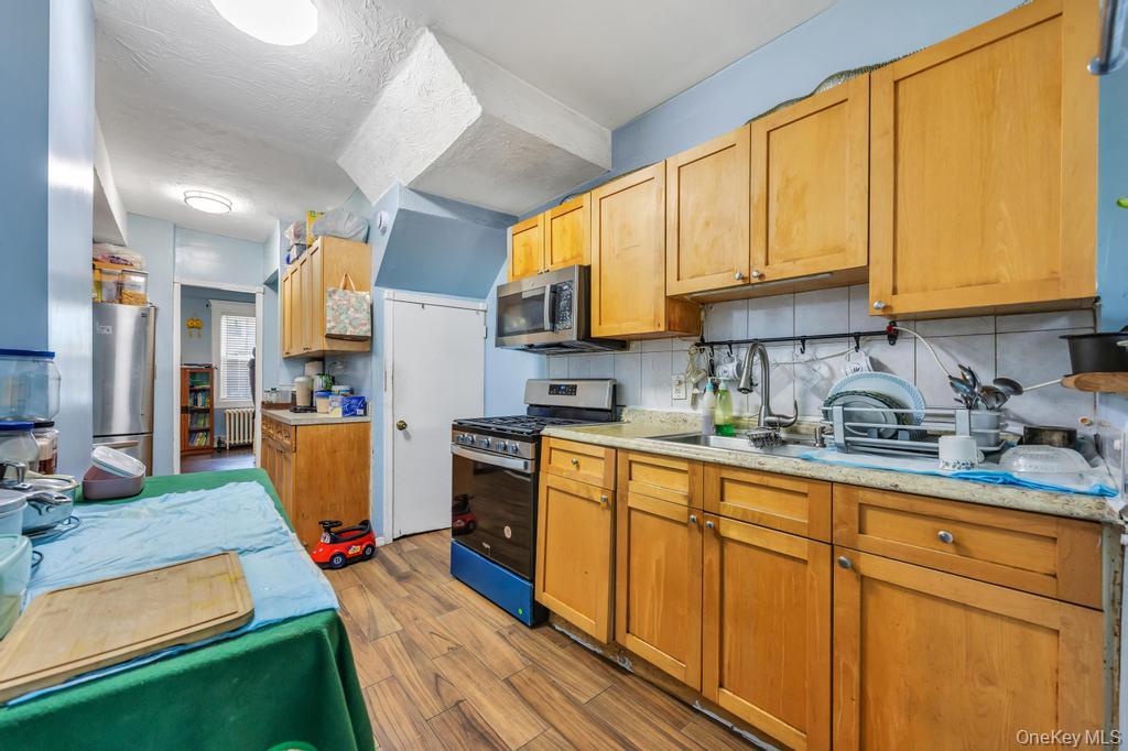 91-13 184th Street, Hollis, NY 11423