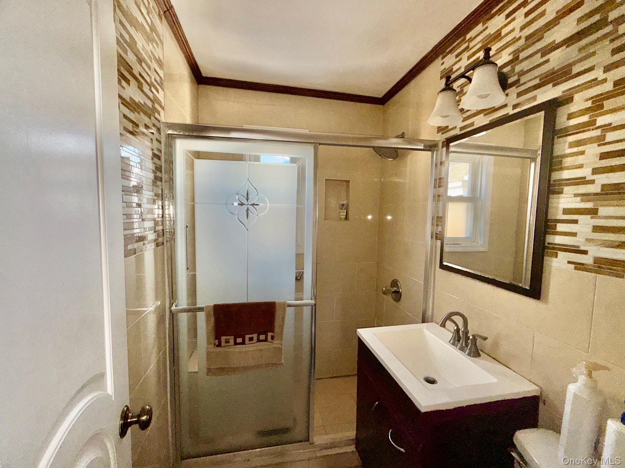 196-40 Pompeii Avenue # 2B, Hollis, NY 11423