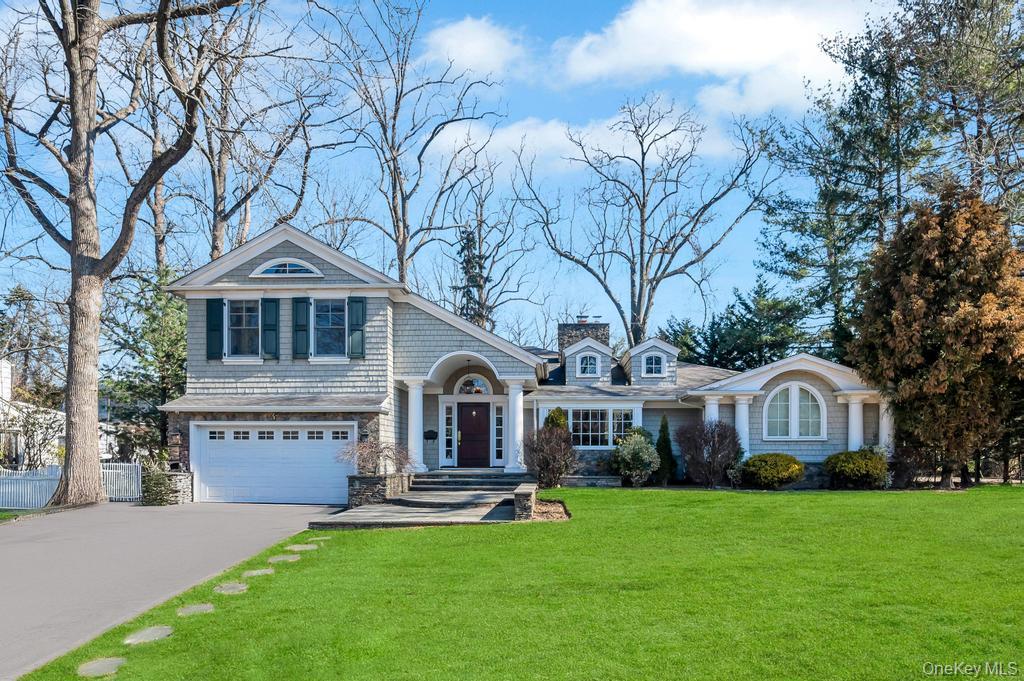 3 School House Lane, Great Neck, NY 11020