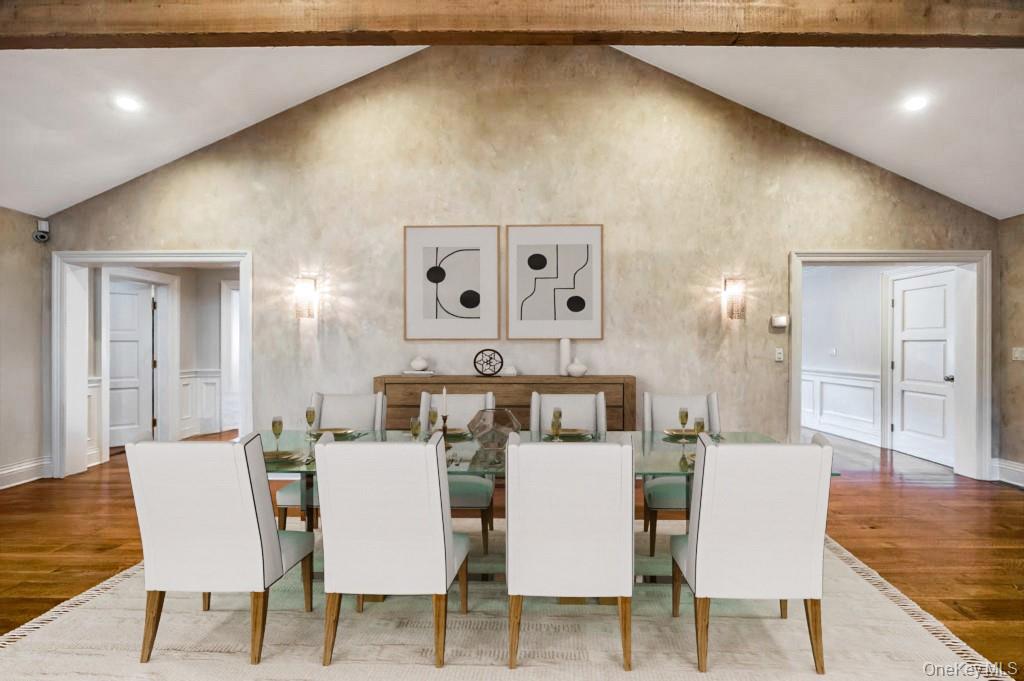 3 School House Lane, Great Neck, NY 11020