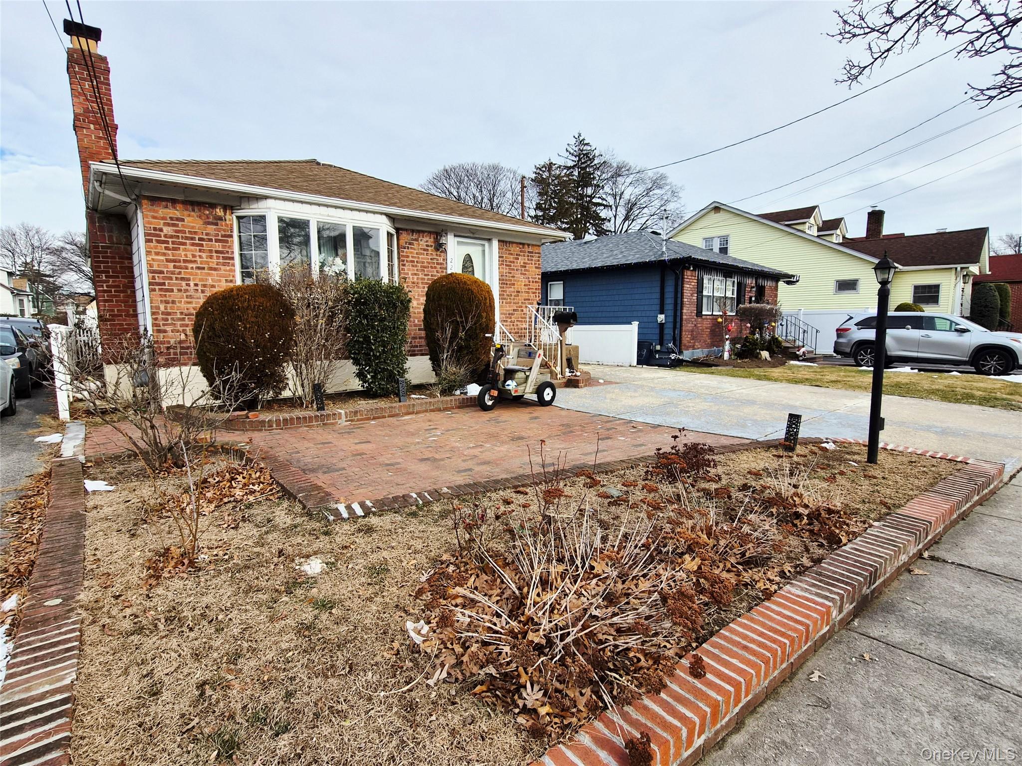 225 E Mineola Avenue, Valley Stream, NY 11580
