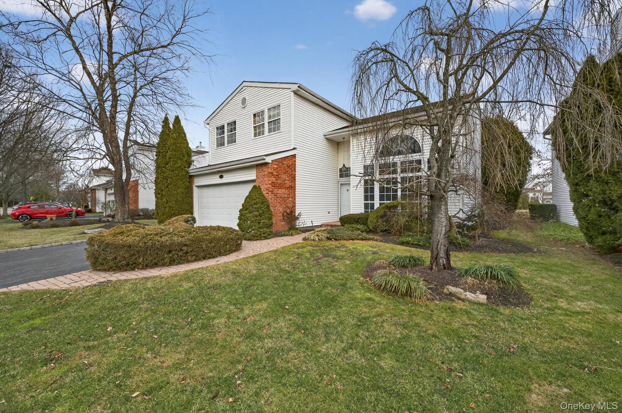 27 Hamlet Drive, Commack, NY 11725