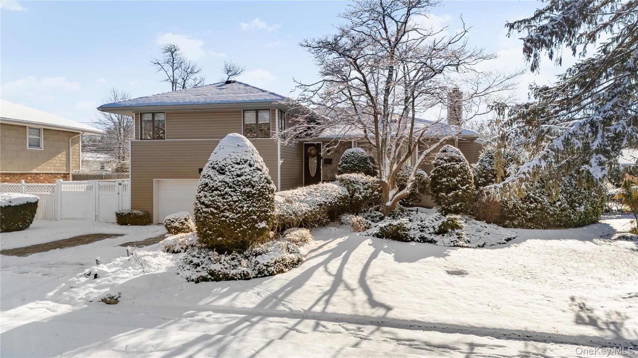 98 Birchwood Park Drive, Jericho, NY 11753