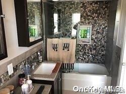 2 Jan Lane, Woodbury, NY 11797